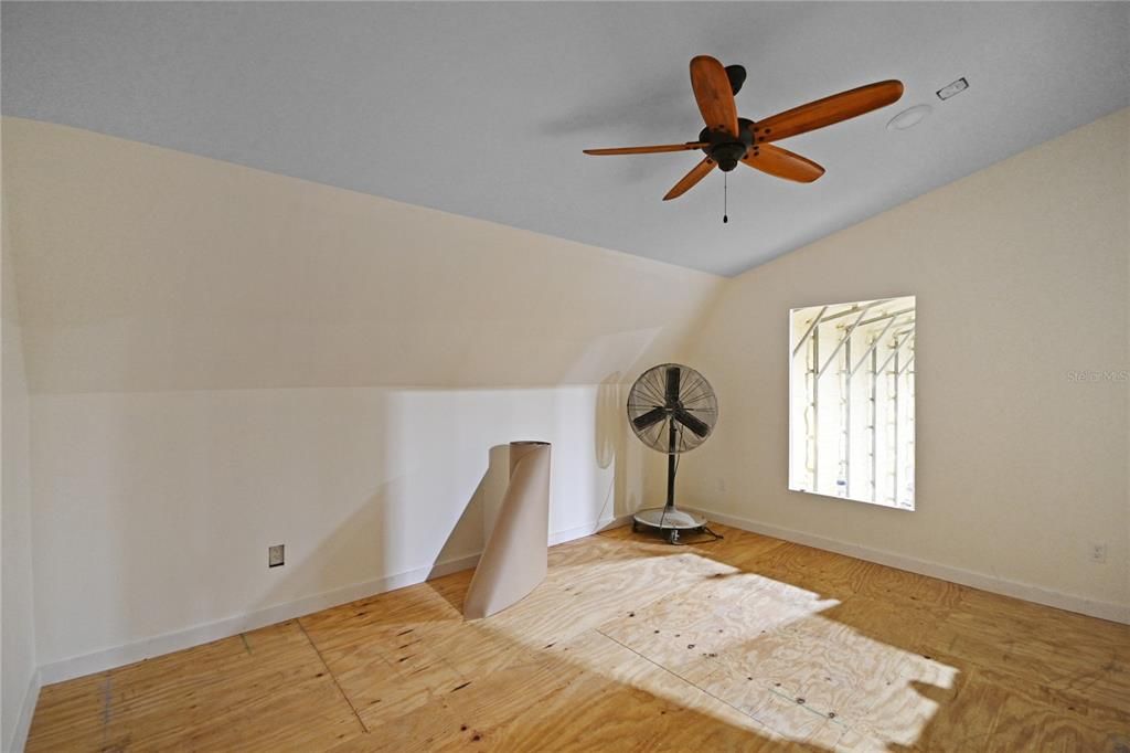 For Sale: $825,000 (1 beds, 1 baths, 1000 Square Feet)