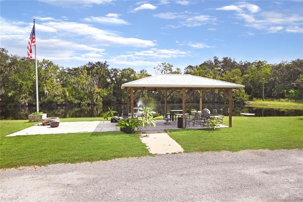 For Sale: $825,000 (1 beds, 1 baths, 1000 Square Feet)