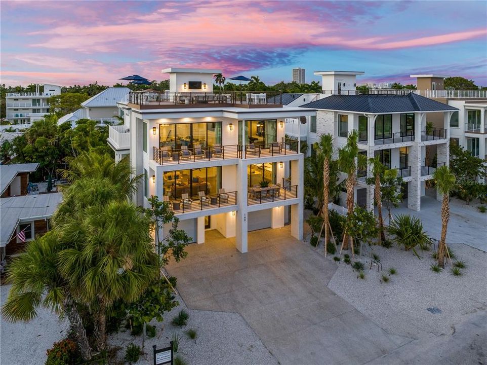 For Sale: $4,800,000 (5 beds, 5 baths, 4389 Square Feet)