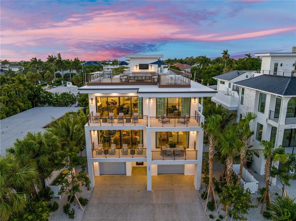 For Sale: $4,800,000 (5 beds, 5 baths, 4389 Square Feet)