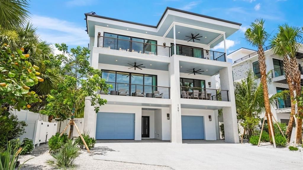 For Sale: $4,800,000 (5 beds, 5 baths, 4389 Square Feet)