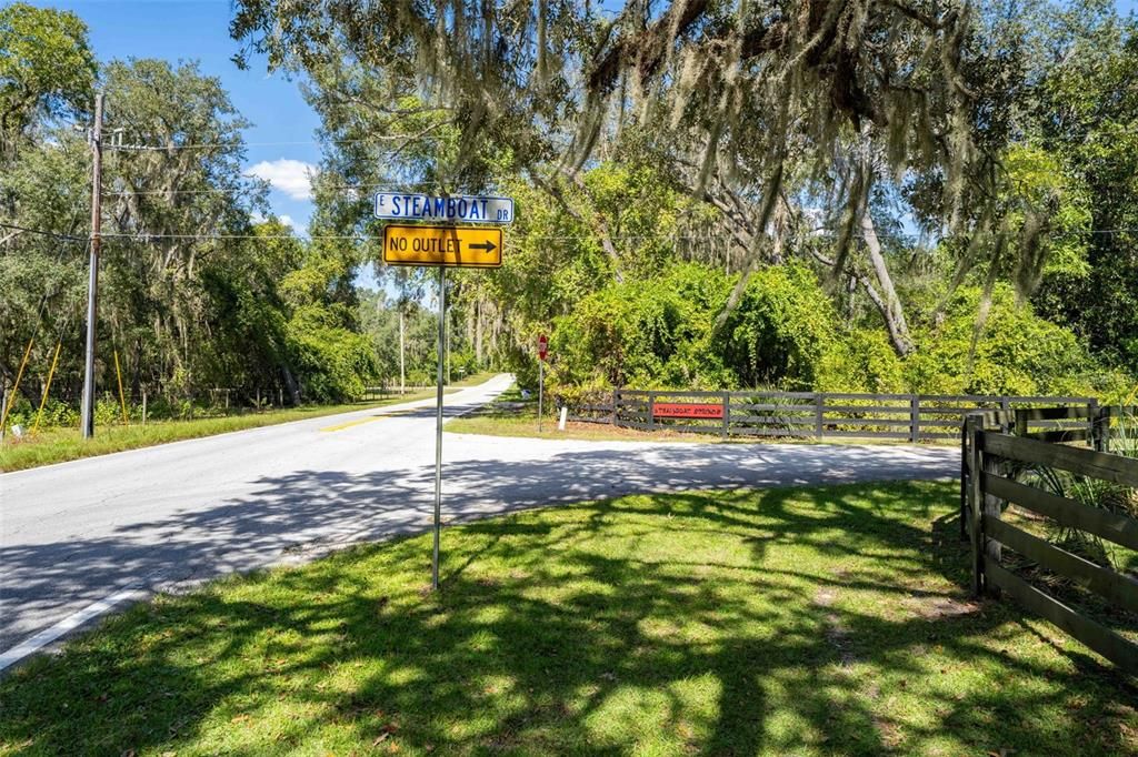 На продажу: $199,000 (3.31 acres)