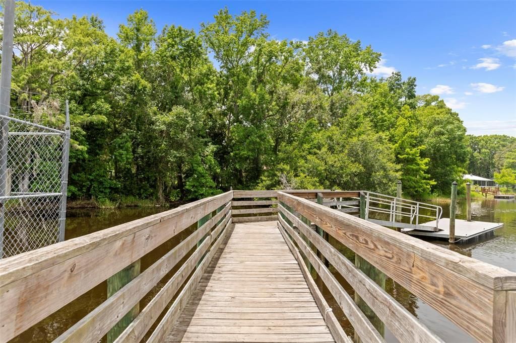 На продажу: $199,000 (3.31 acres)