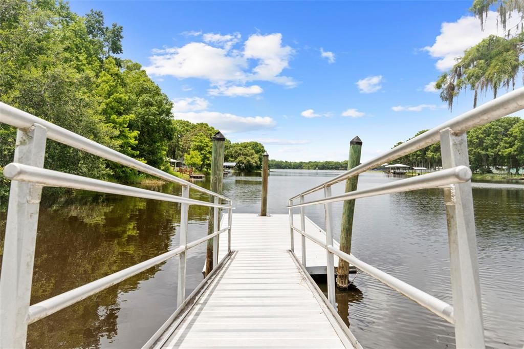 На продажу: $199,000 (3.31 acres)