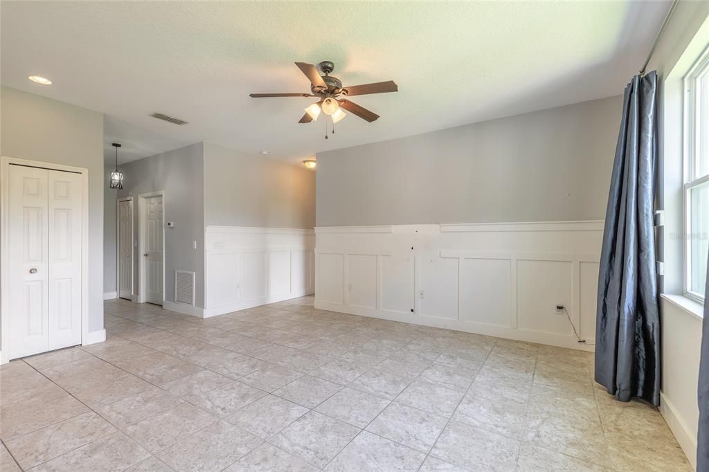 合同活跃: $319,900 (3 贝兹, 2 浴室, 1505 平方英尺)