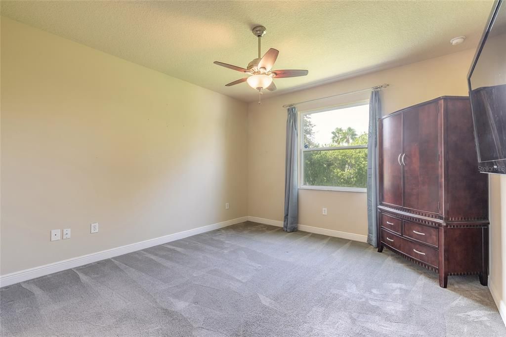 合同活跃: $319,900 (3 贝兹, 2 浴室, 1505 平方英尺)