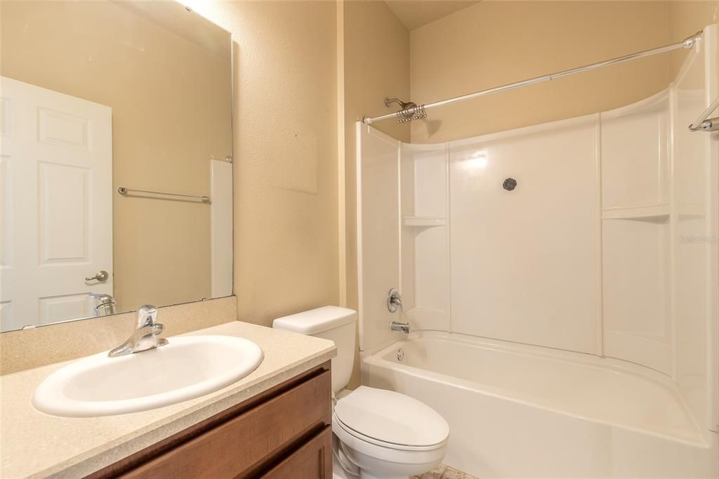 合同活跃: $319,900 (3 贝兹, 2 浴室, 1505 平方英尺)