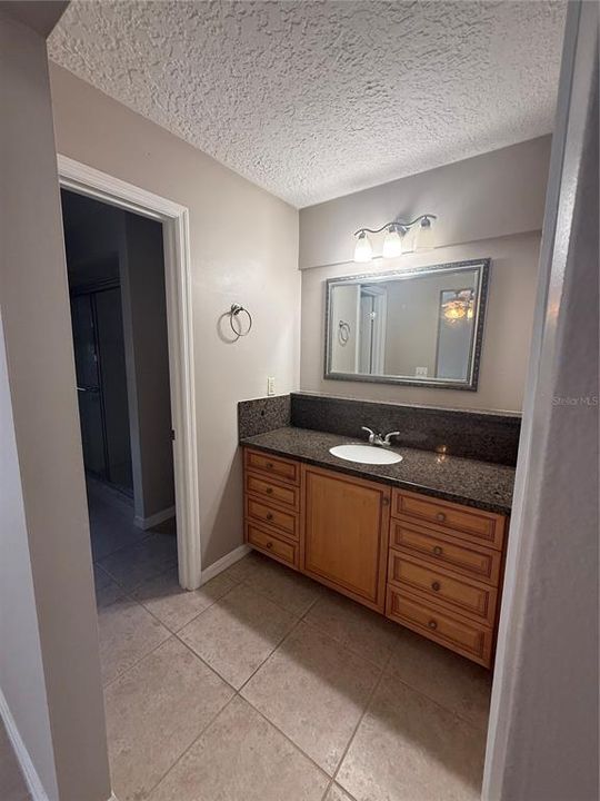 Activo con contrato: $2,790 (3 camas, 2 baños, 1619 Pies cuadrados)