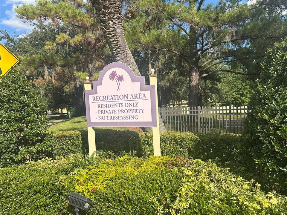 Activo con contrato: $2,790 (3 camas, 2 baños, 1619 Pies cuadrados)