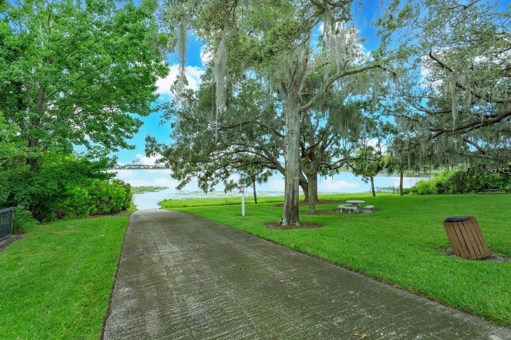 Activo con contrato: $2,790 (3 camas, 2 baños, 1619 Pies cuadrados)