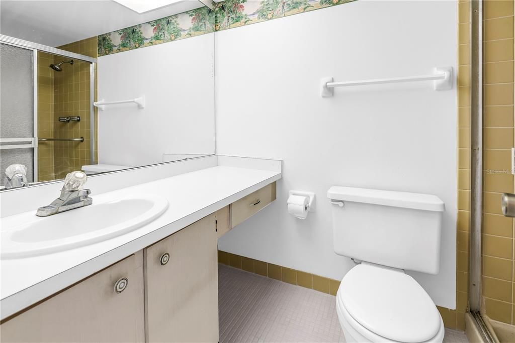 Active With Contract: $125,000 (2 beds, 2 baths, 1035 Square Feet)