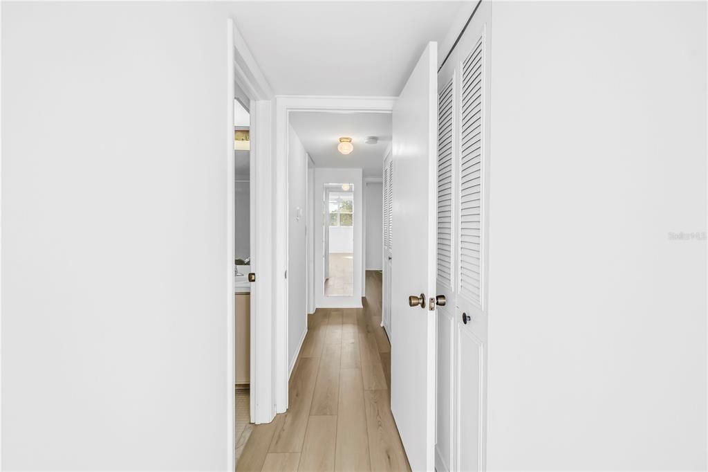 Active With Contract: $125,000 (2 beds, 2 baths, 1035 Square Feet)