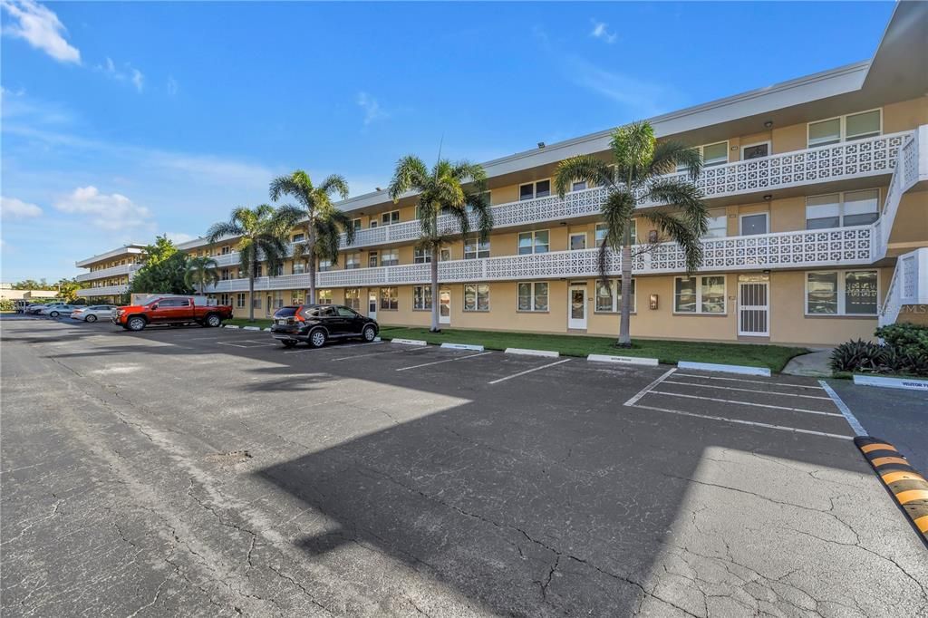 Active With Contract: $125,000 (2 beds, 2 baths, 1035 Square Feet)