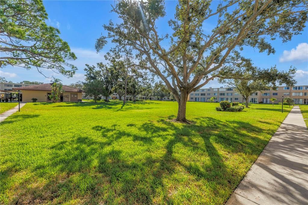 Active With Contract: $125,000 (2 beds, 2 baths, 1035 Square Feet)