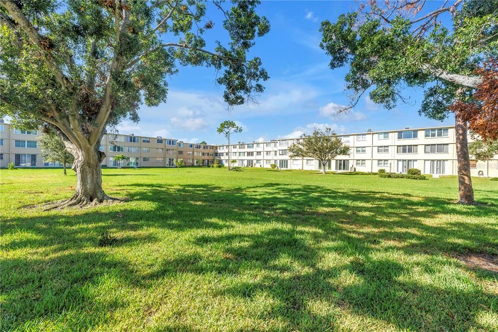 Active With Contract: $125,000 (2 beds, 2 baths, 1035 Square Feet)