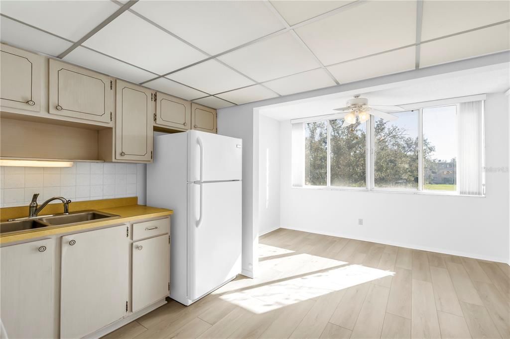 Active With Contract: $125,000 (2 beds, 2 baths, 1035 Square Feet)