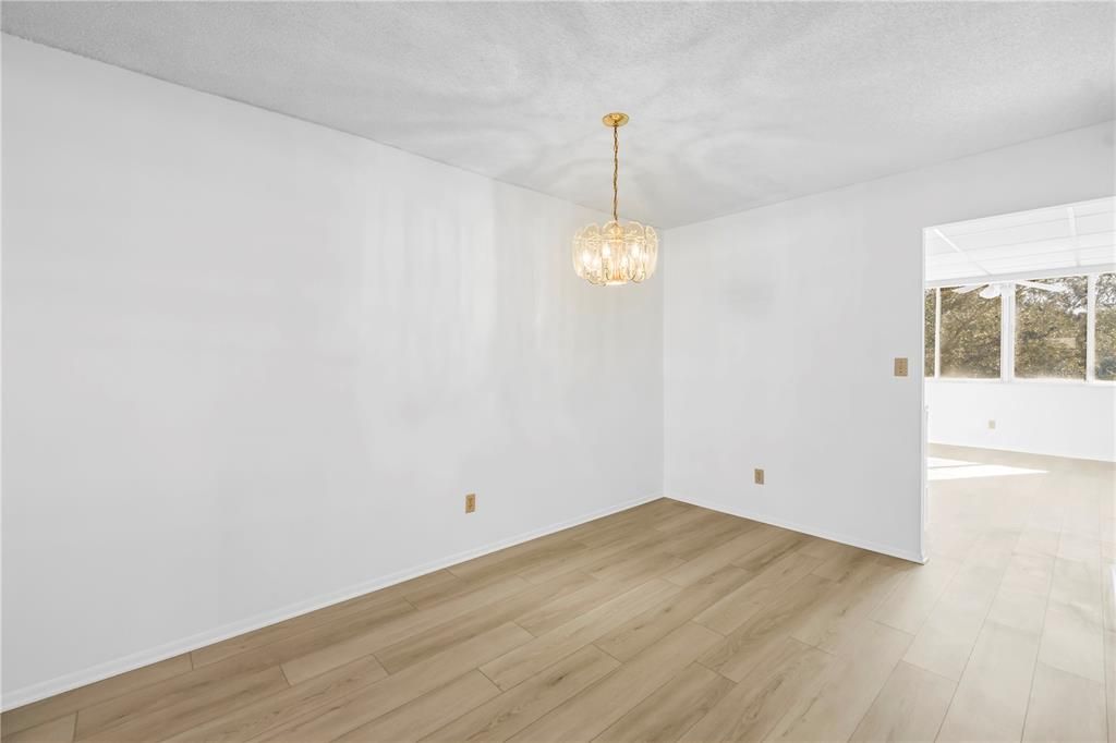 Active With Contract: $125,000 (2 beds, 2 baths, 1035 Square Feet)