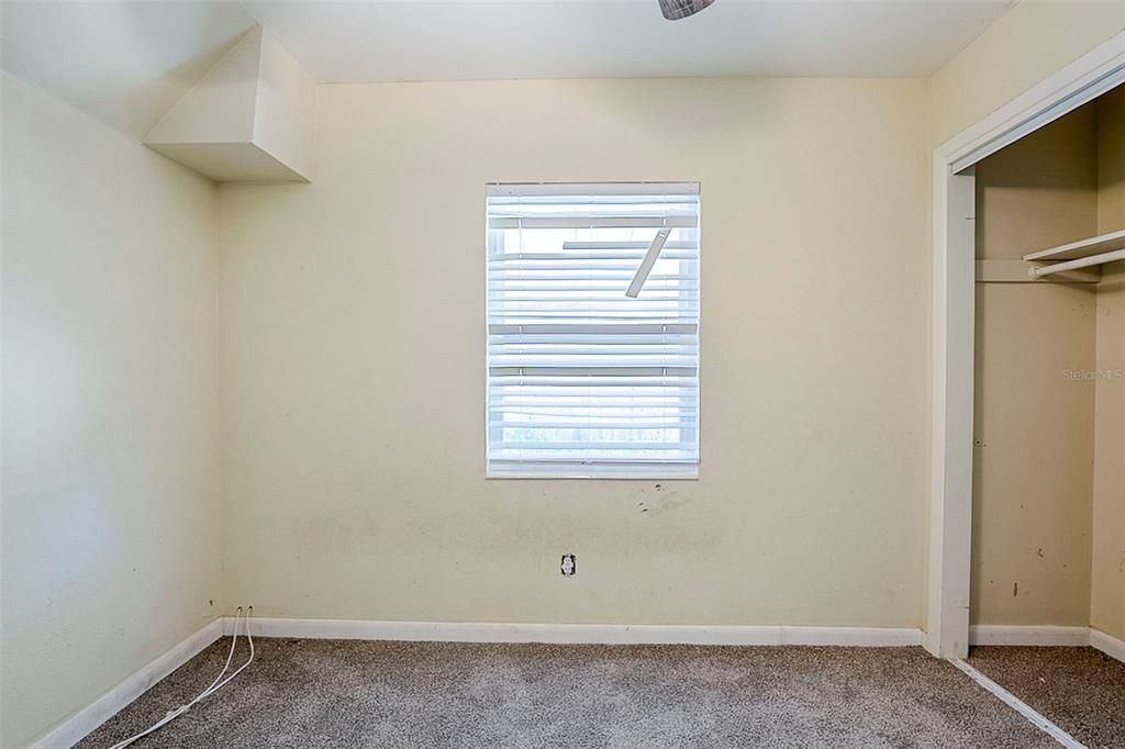 Под контрактом: $319,000 (4 спален, 3 ванн, 1590 Квадратных фут)