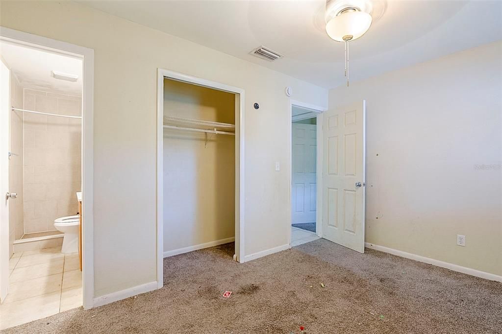 Под контрактом: $319,000 (4 спален, 3 ванн, 1590 Квадратных фут)