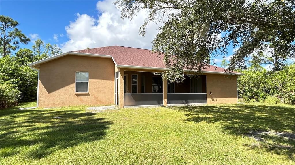 Под контрактом: $1,920 (3 спален, 2 ванн, 1906 Квадратных фут)