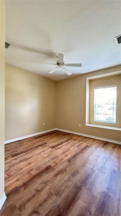 Под контрактом: $1,920 (3 спален, 2 ванн, 1906 Квадратных фут)