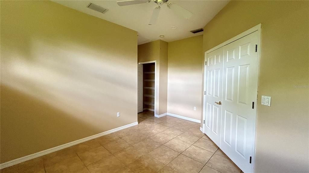 Под контрактом: $1,920 (3 спален, 2 ванн, 1906 Квадратных фут)