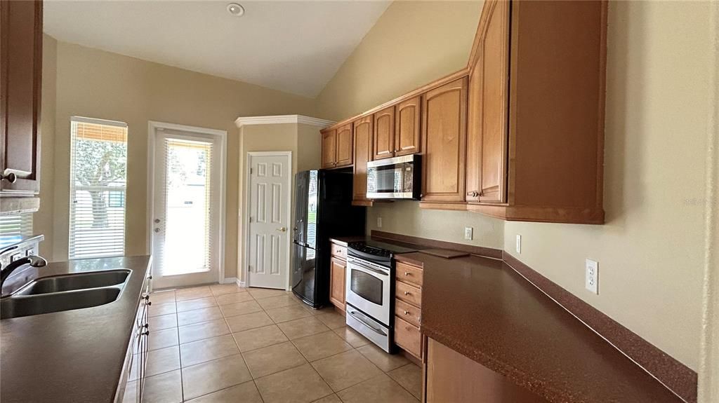 Под контрактом: $1,920 (3 спален, 2 ванн, 1906 Квадратных фут)