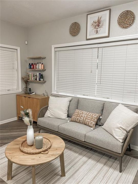 合同活跃: $279,999 (0 贝兹, 0 浴室, 544 平方英尺)