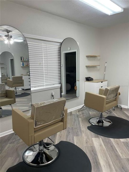 合同活跃: $279,999 (0 贝兹, 0 浴室, 544 平方英尺)