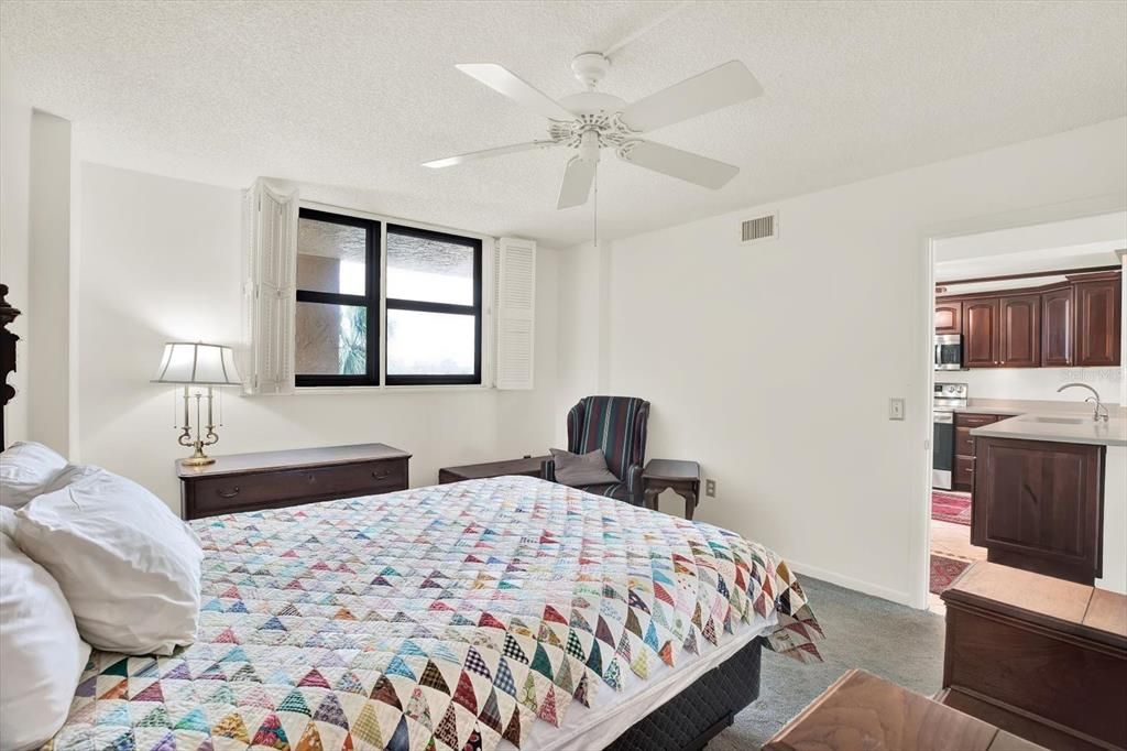 待售: $710,000 (2 贝兹, 2 浴室, 1025 平方英尺)