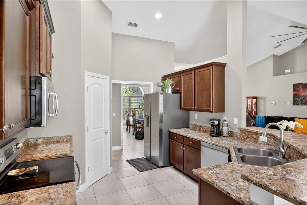 Active With Contract: $390,000 (4 beds, 2 baths, 2301 Square Feet)