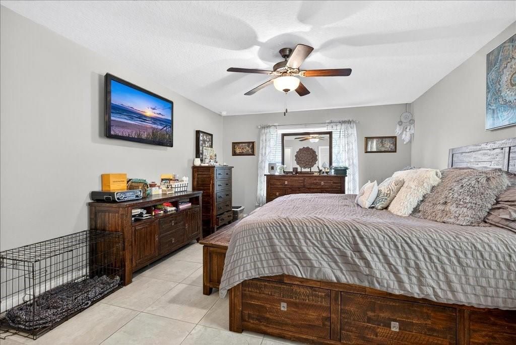 Active With Contract: $390,000 (4 beds, 2 baths, 2301 Square Feet)