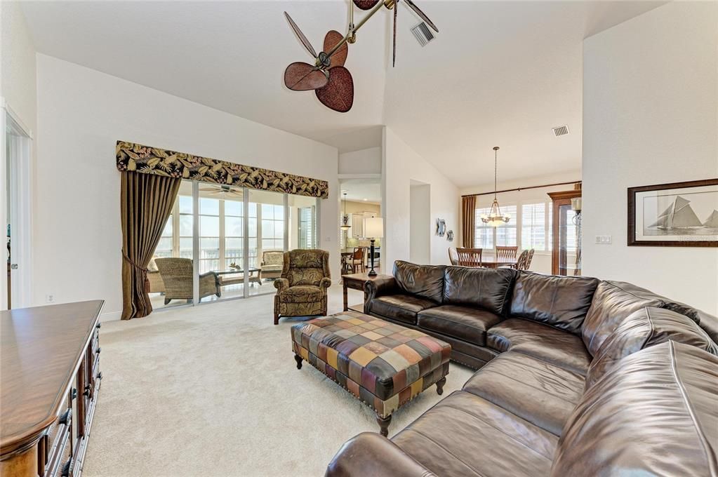 For Sale: $445,000 (3 beds, 3 baths, 2495 Square Feet)