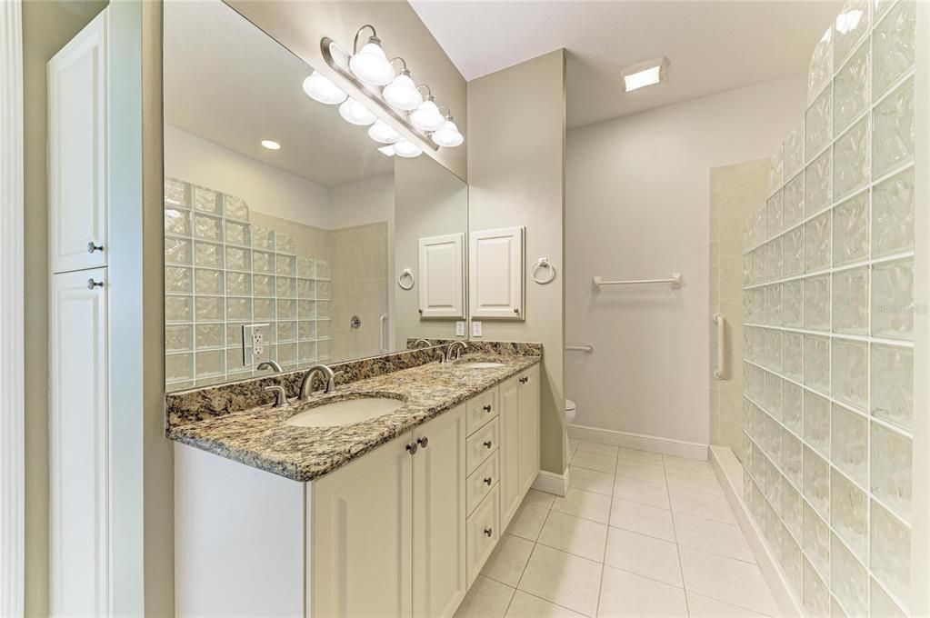 For Sale: $445,000 (3 beds, 3 baths, 2495 Square Feet)