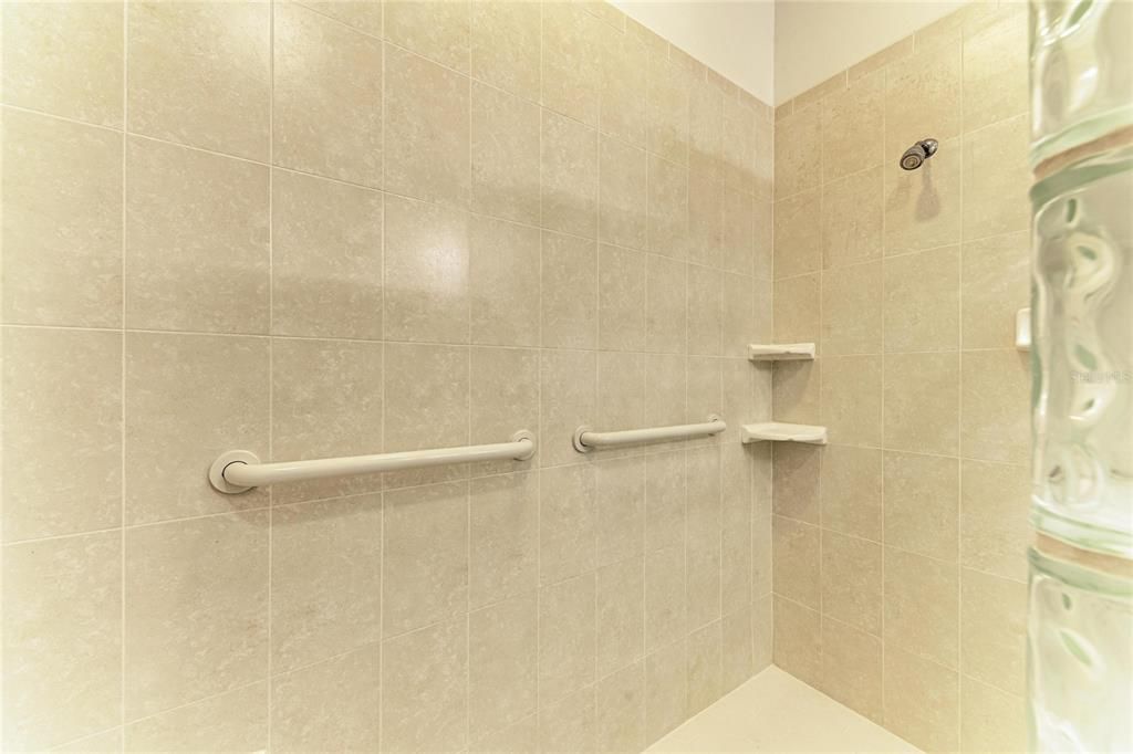 For Sale: $445,000 (3 beds, 3 baths, 2495 Square Feet)