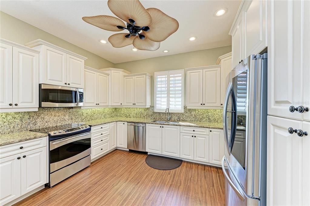 For Sale: $445,000 (3 beds, 3 baths, 2495 Square Feet)