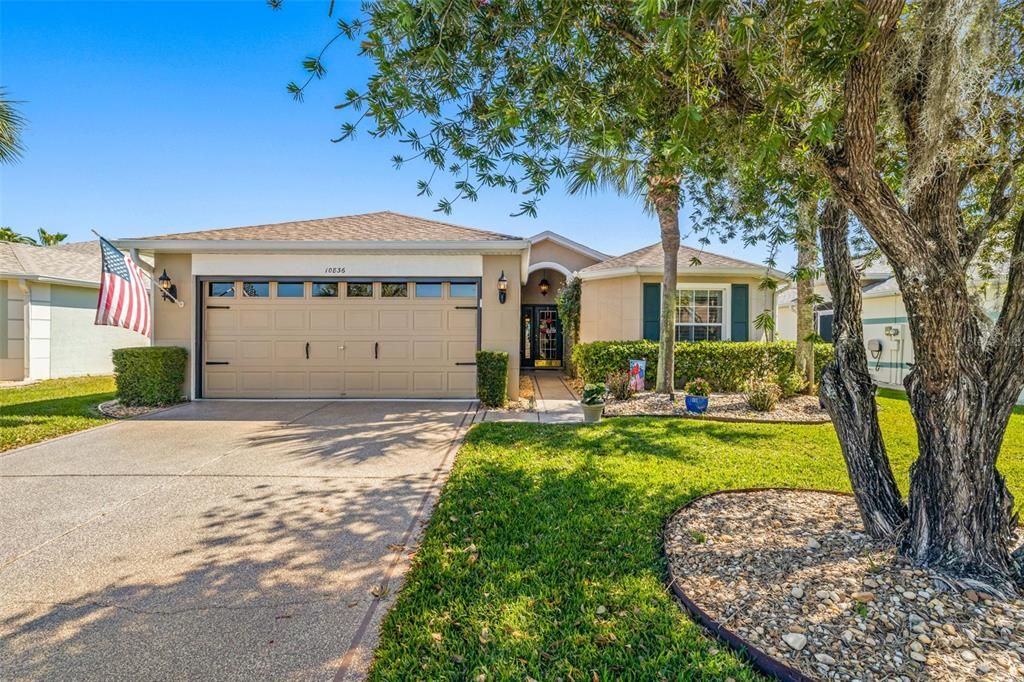 Недавно продано: $355,000 (2 спален, 2 ванн, 1600 Квадратных фут)