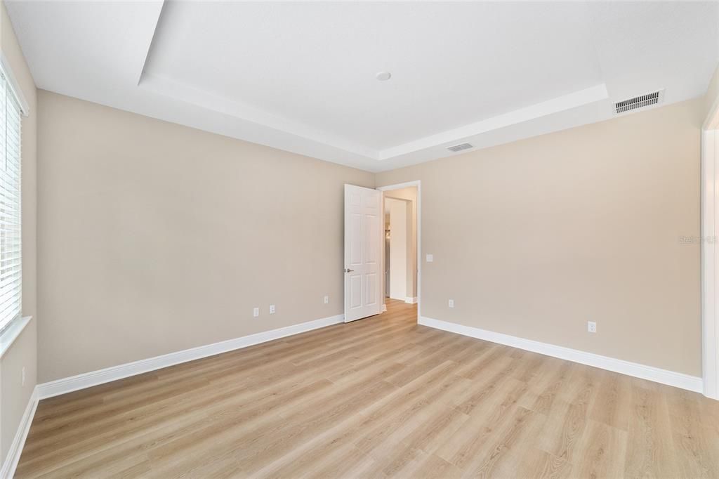 Active With Contract: $470,000 (3 beds, 3 baths, 2211 Square Feet)