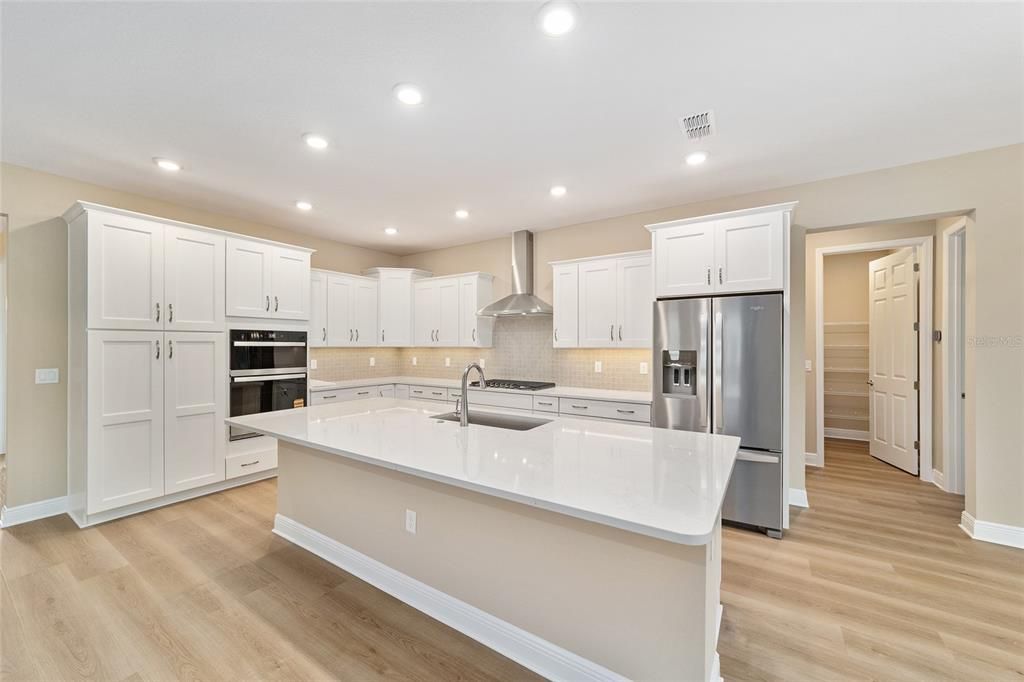 Active With Contract: $470,000 (3 beds, 3 baths, 2211 Square Feet)