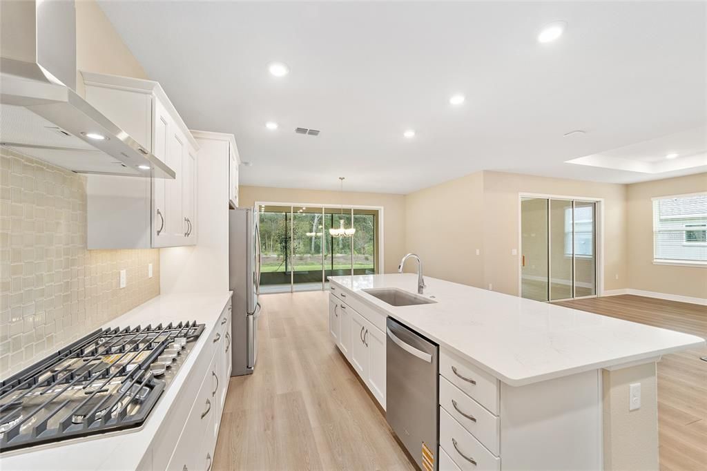 Active With Contract: $470,000 (3 beds, 3 baths, 2211 Square Feet)