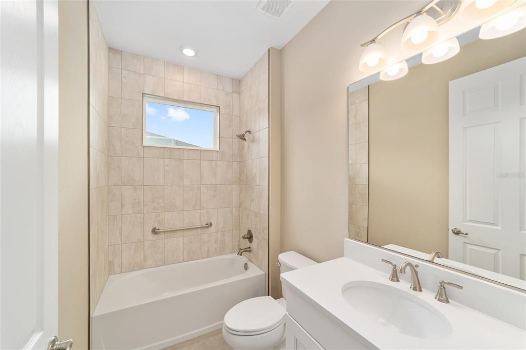 Active With Contract: $470,000 (3 beds, 3 baths, 2211 Square Feet)