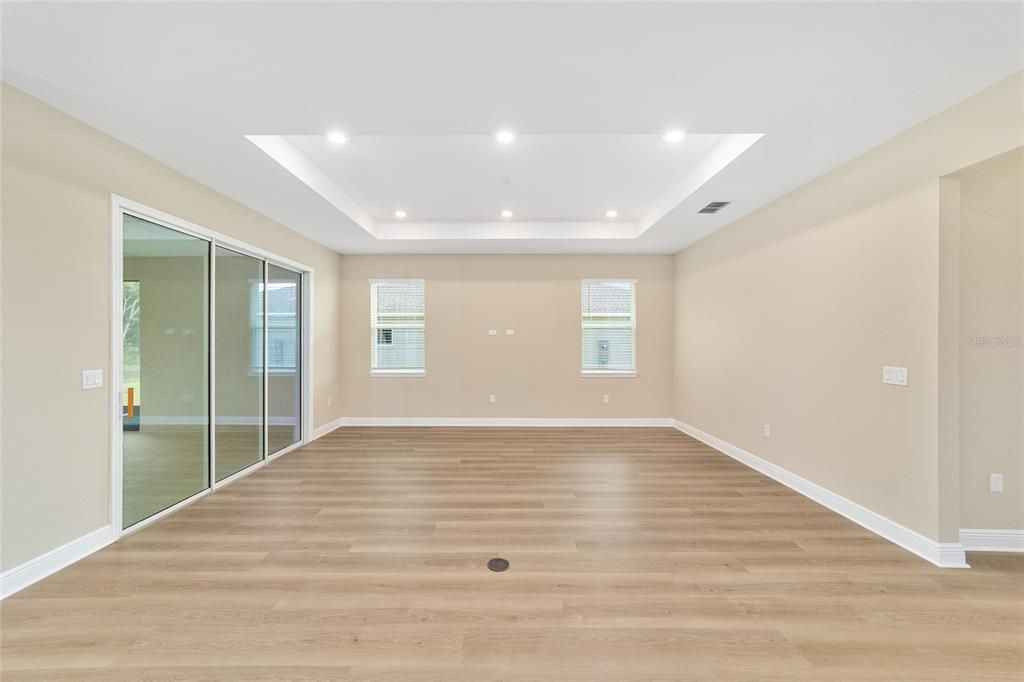 Active With Contract: $470,000 (3 beds, 3 baths, 2211 Square Feet)