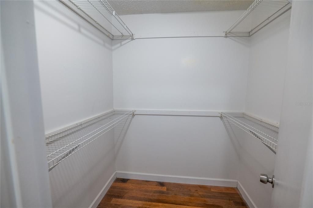 Active With Contract: $320,000 (2 beds, 2 baths, 1589 Square Feet)