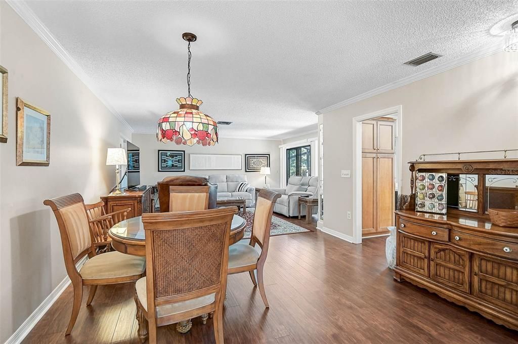 待售: $349,000 (2 贝兹, 2 浴室, 1822 平方英尺)