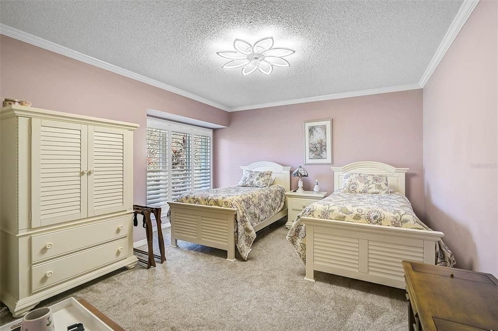 待售: $349,000 (2 贝兹, 2 浴室, 1822 平方英尺)