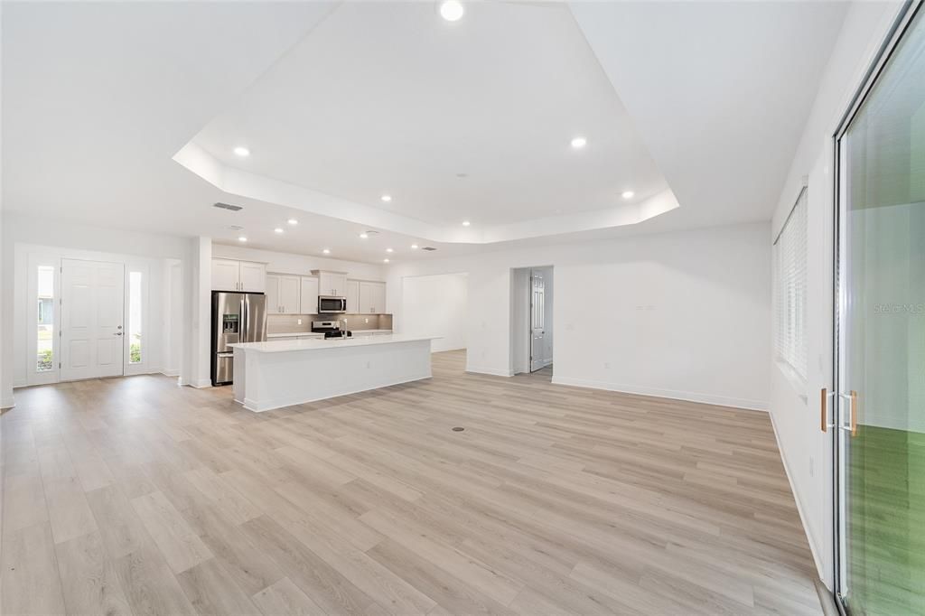 Activo con contrato: $430,000 (3 camas, 3 baños, 2536 Pies cuadrados)