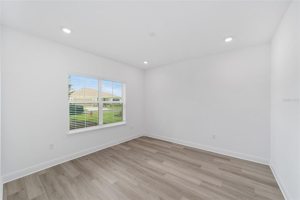 Activo con contrato: $430,000 (3 camas, 3 baños, 2536 Pies cuadrados)