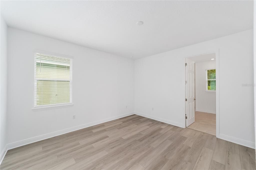 Activo con contrato: $430,000 (3 camas, 3 baños, 2536 Pies cuadrados)