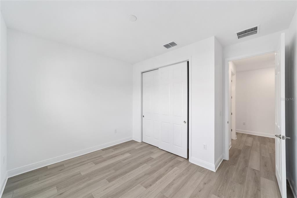 Activo con contrato: $430,000 (3 camas, 3 baños, 2536 Pies cuadrados)