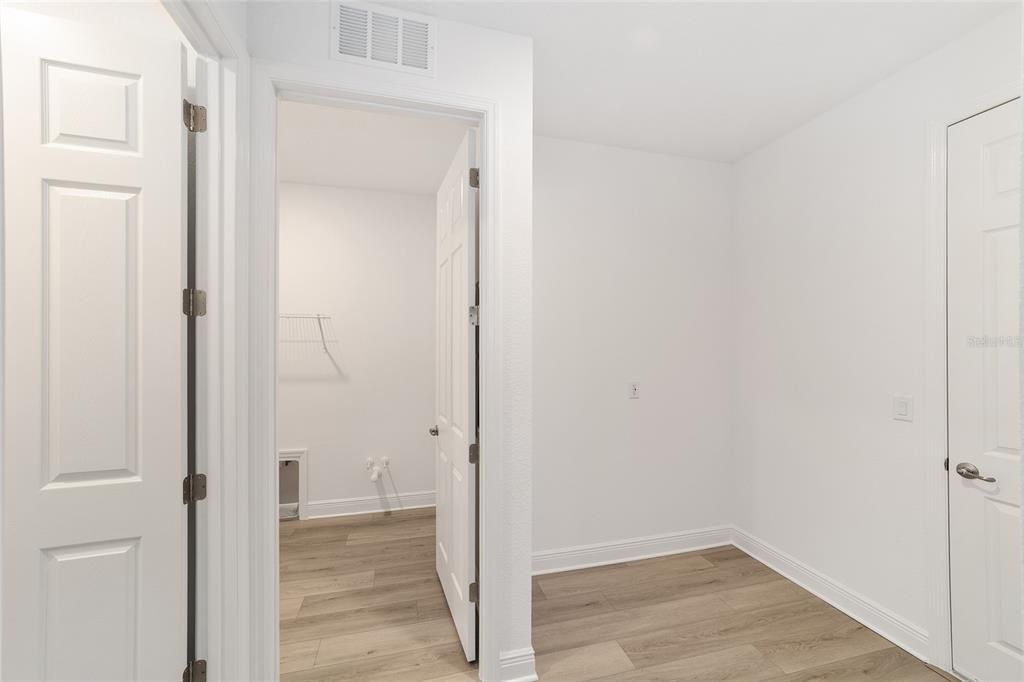 Activo con contrato: $430,000 (3 camas, 3 baños, 2536 Pies cuadrados)